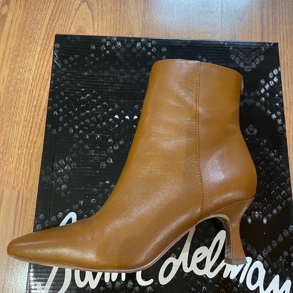 Sam Edelman tawny brown leather booties. - Picture 9 of 11